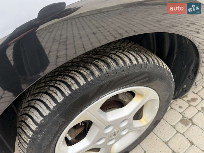 Хэтчбек Nissan Leaf 2016 в Борщеве