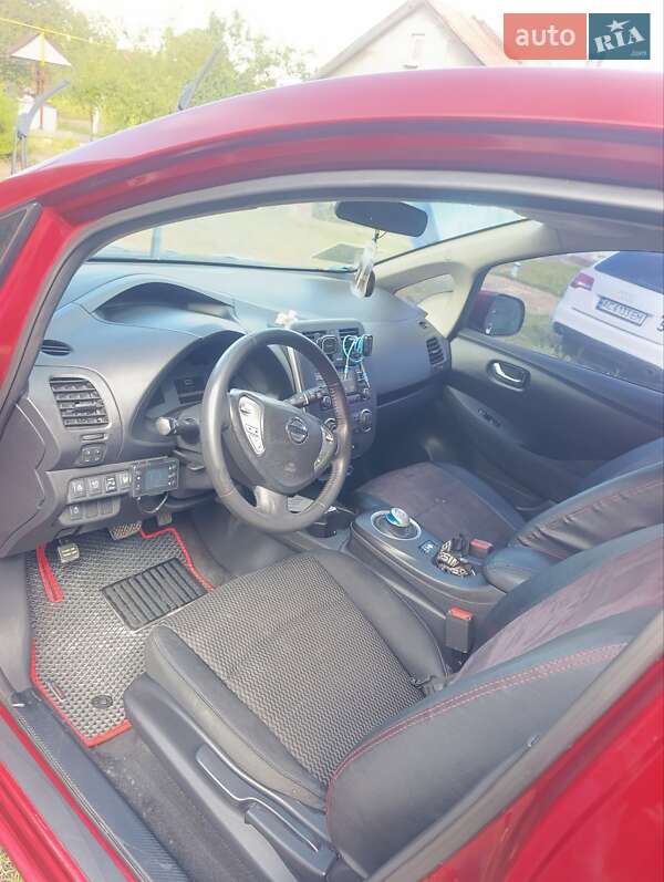 Хэтчбек Nissan Leaf 2015 в Шептицькому