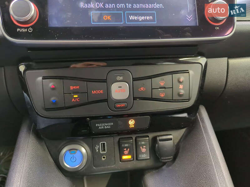 Хэтчбек Nissan Leaf 2021 в Староконстантинове