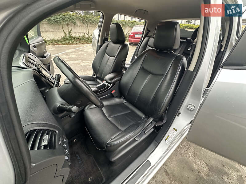 Хэтчбек Nissan Leaf 2013 в Ровно