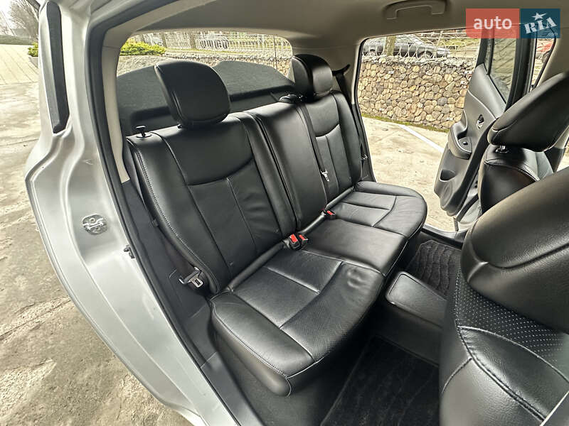 Хэтчбек Nissan Leaf 2013 в Ровно