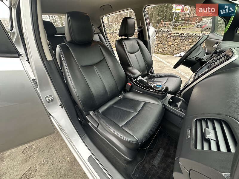 Хэтчбек Nissan Leaf 2013 в Ровно