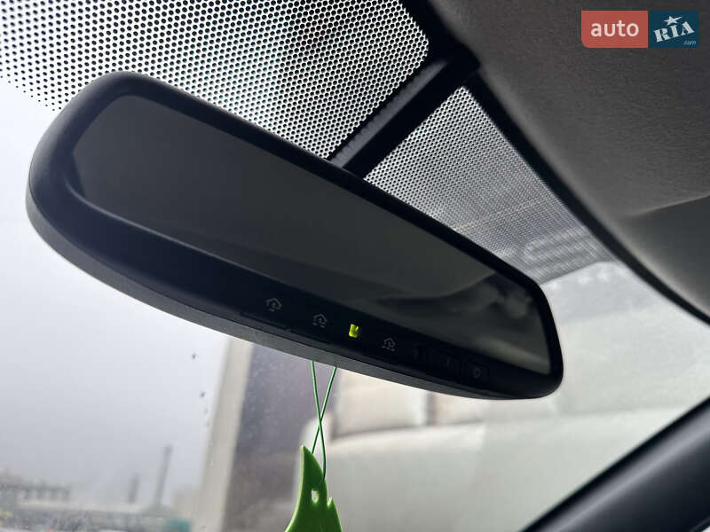 Хэтчбек Nissan Leaf 2013 в Ровно