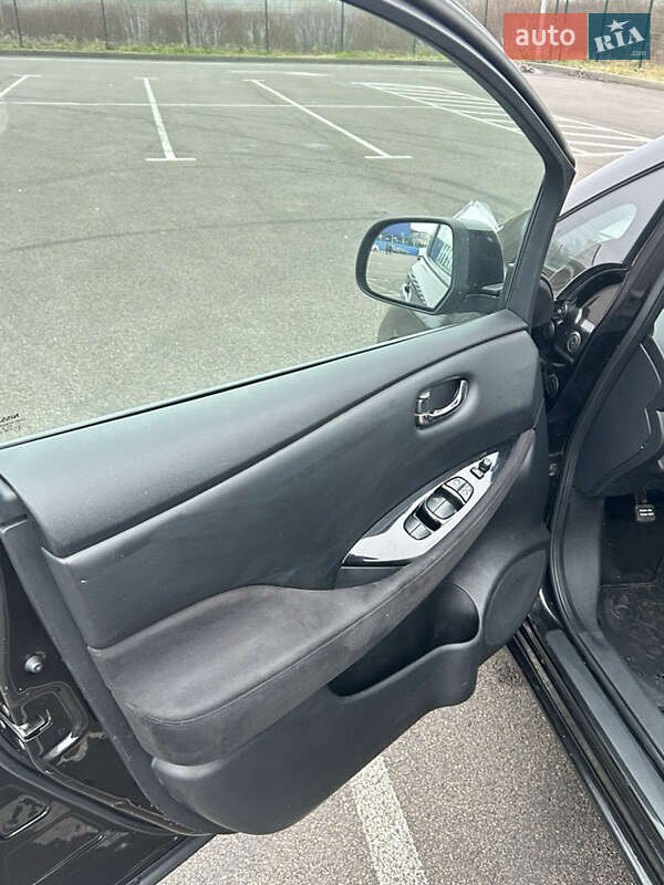 Хетчбек Nissan Leaf 2016 в Рівному