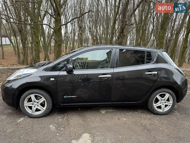 Хэтчбек Nissan Leaf 2016 в Горохове