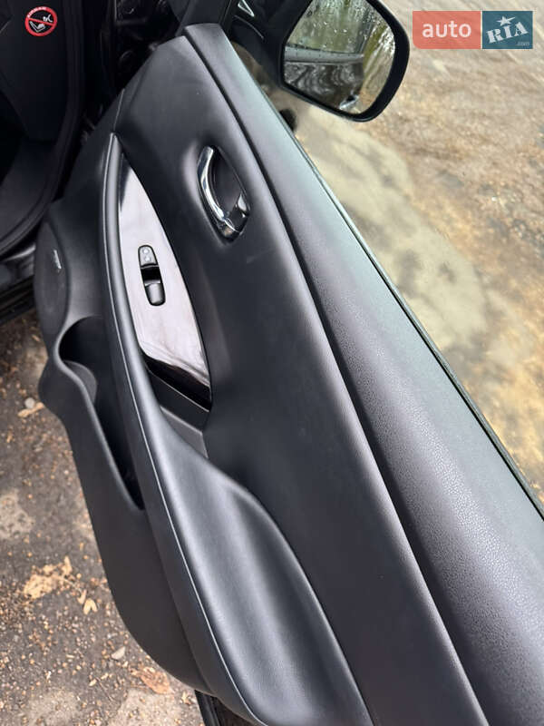 Хэтчбек Nissan Leaf 2016 в Горохове