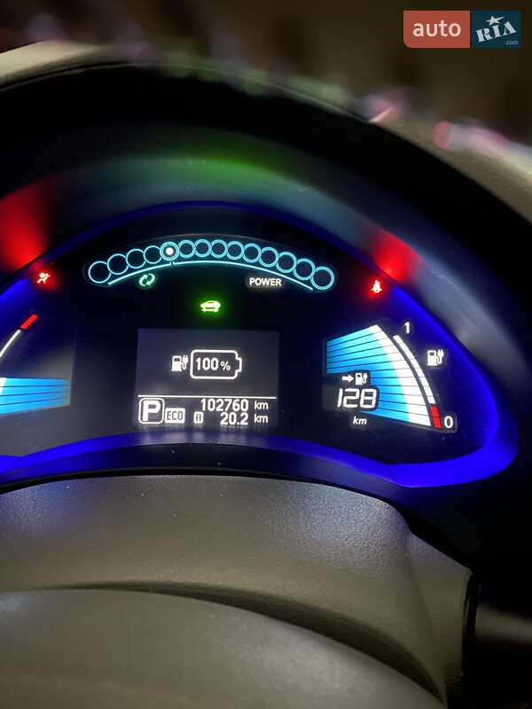 Хэтчбек Nissan Leaf 2015 в Днепре