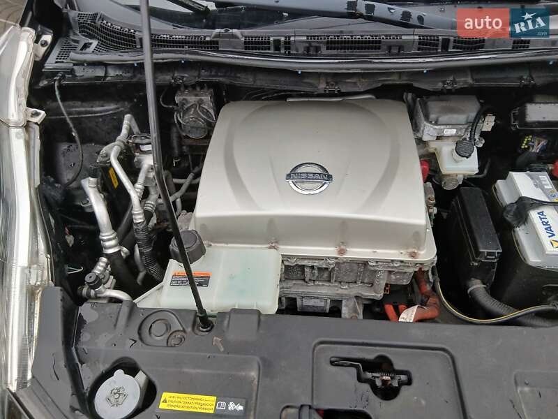 Хетчбек Nissan Leaf 2014 в Черкасах