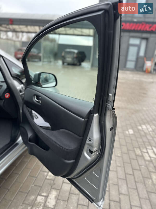 Хетчбек Nissan Leaf 2013 в Тернополі фото 10 Хетчбек Nissan Leaf 2013 в Тернополі