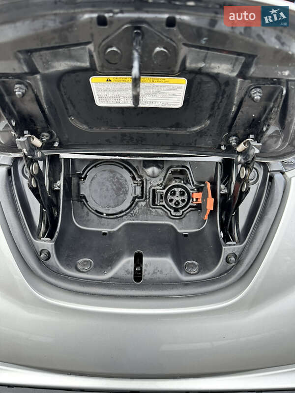 Хетчбек Nissan Leaf 2013 в Тернополі фото 28 Хетчбек Nissan Leaf 2013 в Тернополі