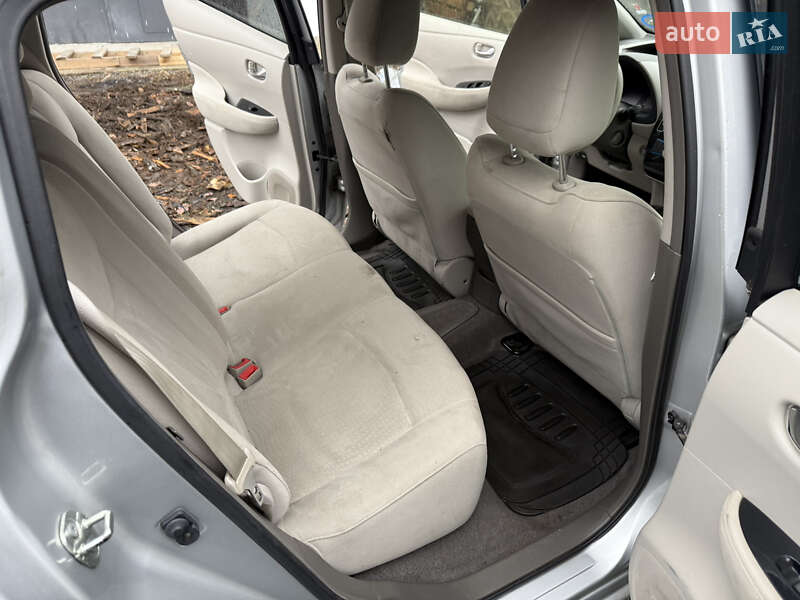 Хэтчбек Nissan Leaf 2012 в Умани