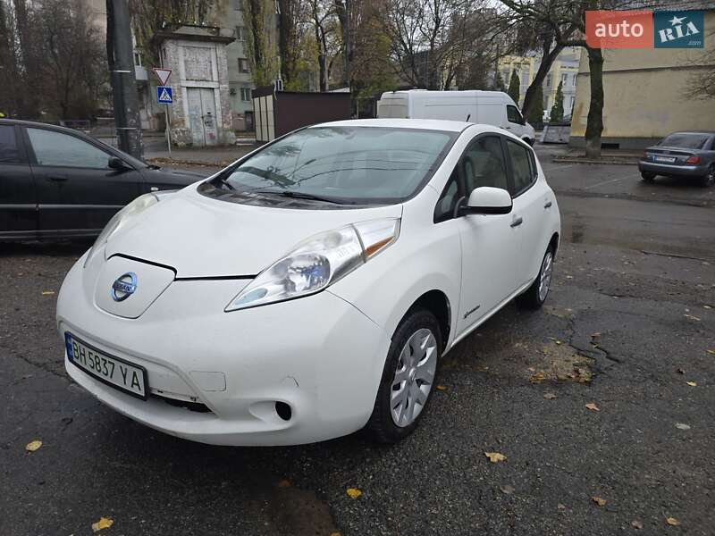 Хэтчбек Nissan Leaf 2013 в Одессе фото Хэтчбек Nissan Leaf 2013 в Одессе