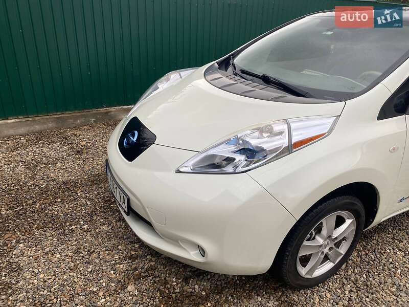 Хэтчбек Nissan Leaf 2012 в Черновцах фото Хэтчбек Nissan Leaf 2012 в Черновцах