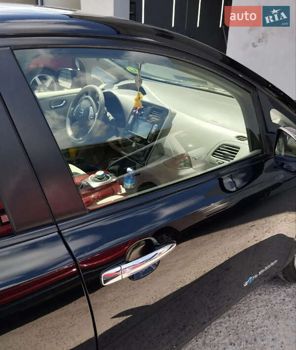 Хэтчбек Nissan Leaf 2012 в Львове фото 7 Хэтчбек Nissan Leaf 2012 в Львове