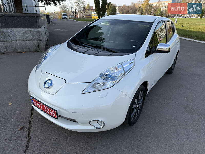 Хэтчбек Nissan Leaf 2014 в Ровно