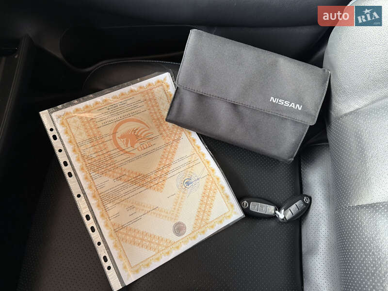 Хэтчбек Nissan Leaf 2014 в Ровно