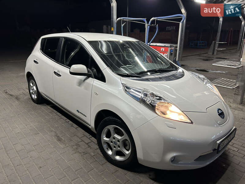 Хэтчбек Nissan Leaf 2014 в Ровно фото Хэтчбек Nissan Leaf 2014 в Ровно