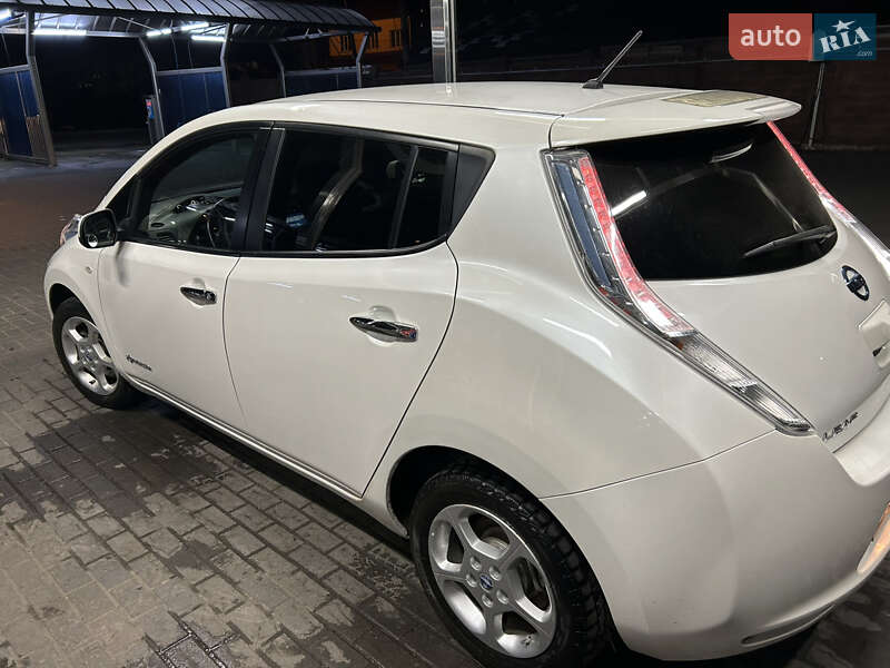 Хэтчбек Nissan Leaf 2014 в Ровно фото 8 Хэтчбек Nissan Leaf 2014 в Ровно