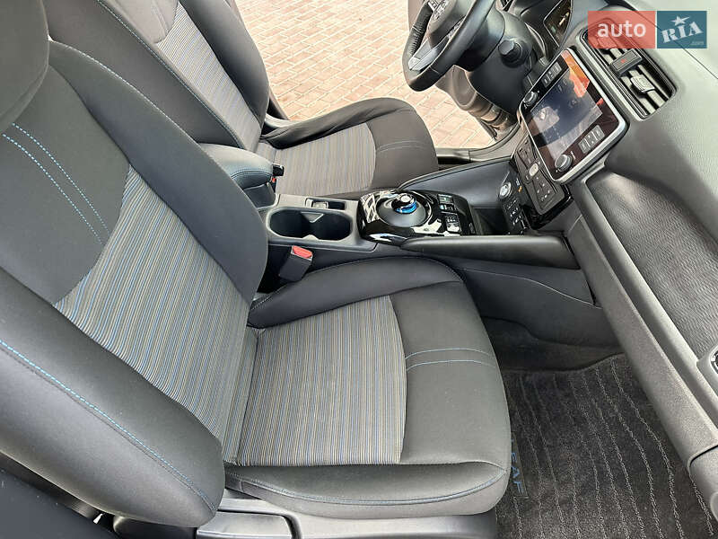 Хетчбек Nissan Leaf 2023 в Рівному