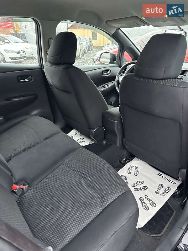 Хэтчбек Nissan Leaf 2013 в Смеле