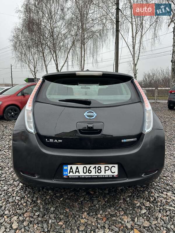 Хэтчбек Nissan Leaf 2013 в Смеле