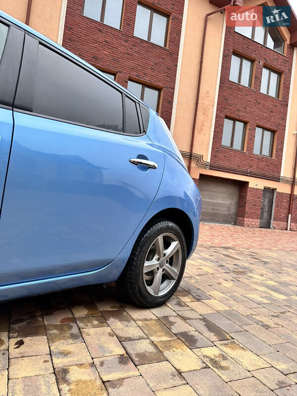 Хэтчбек Nissan Leaf 2018 в Черновцах