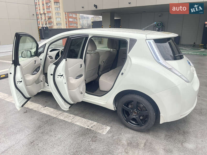 Хетчбек Nissan Leaf 2012 в Києві фото Хетчбек Nissan Leaf 2012 в Києві