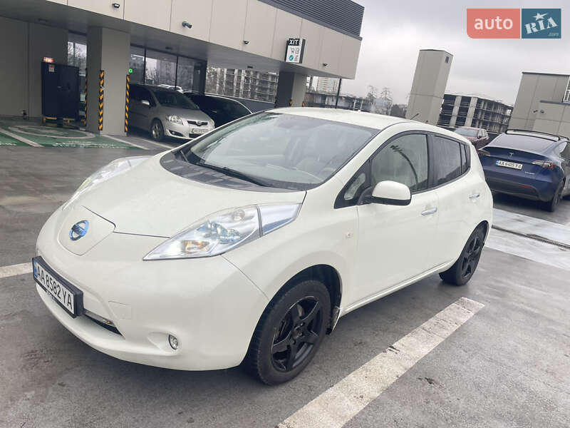 Хетчбек Nissan Leaf 2012 в Києві фото 5 Хетчбек Nissan Leaf 2012 в Києві