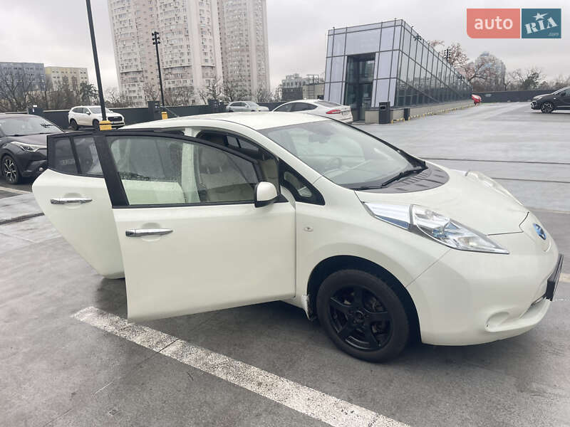 Хетчбек Nissan Leaf 2012 в Києві фото 8 Хетчбек Nissan Leaf 2012 в Києві