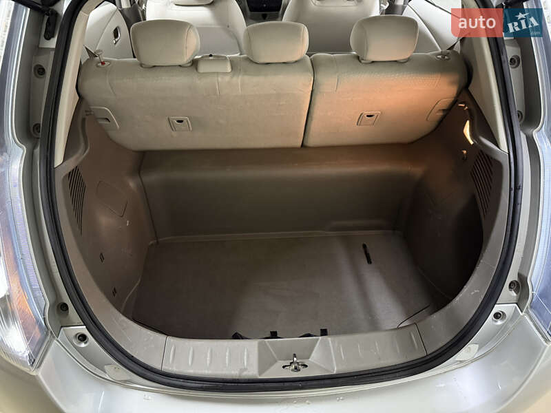 Хэтчбек Nissan Leaf 2012 в Умани