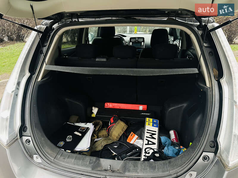 Хэтчбек Nissan Leaf 2014 в Каменском