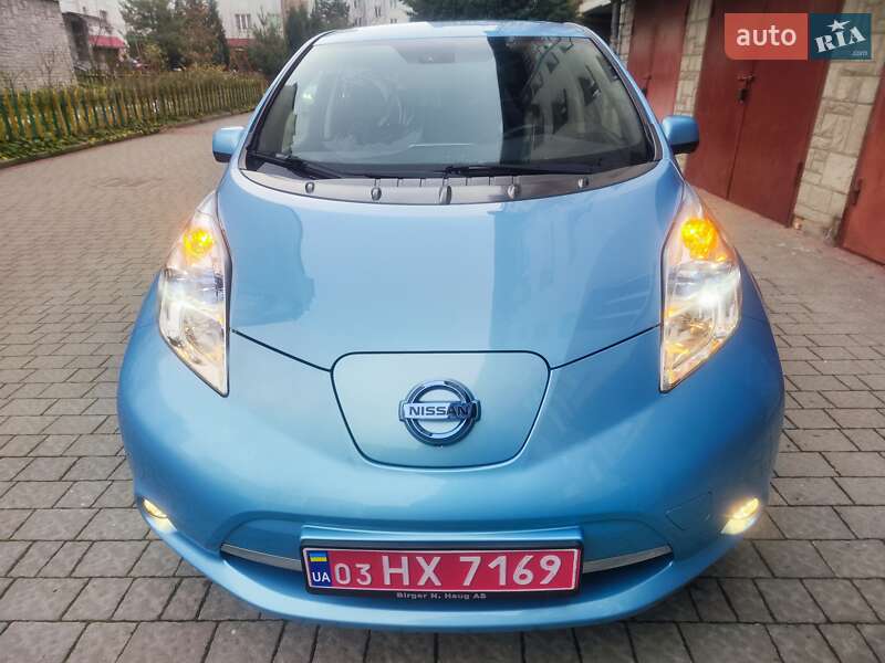 Хэтчбек Nissan Leaf 2016 в Львове