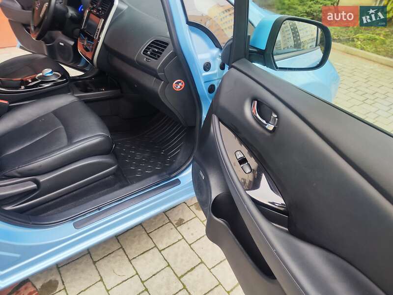 Хэтчбек Nissan Leaf 2016 в Львове