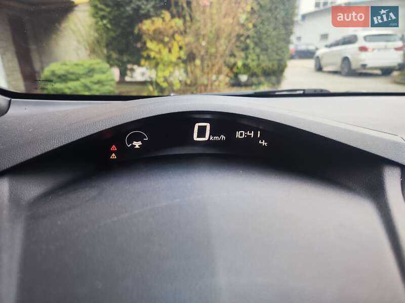 Хэтчбек Nissan Leaf 2016 в Львове