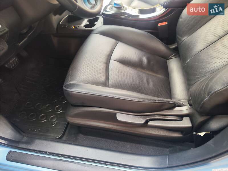 Хэтчбек Nissan Leaf 2016 в Львове