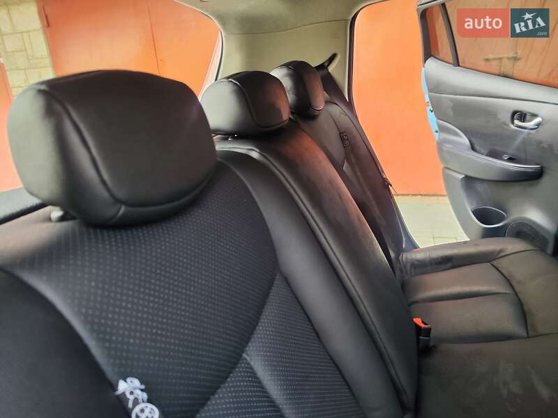 Хэтчбек Nissan Leaf 2016 в Львове