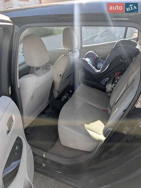 Хетчбек Nissan Leaf 2012 в Хмельницькому фото Хетчбек Nissan Leaf 2012 в Хмельницькому