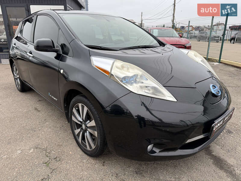 Хетчбек Nissan Leaf 2015 в Києві