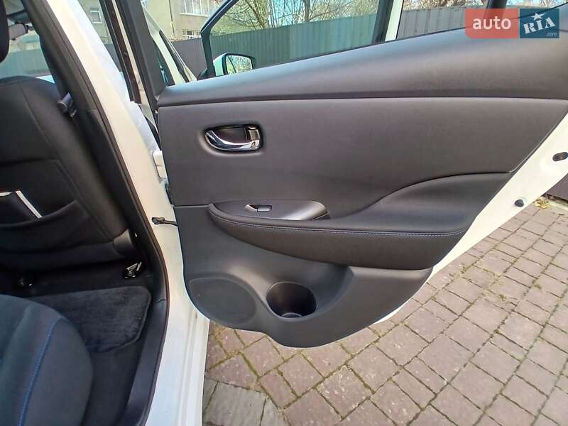 Хэтчбек Nissan Leaf 2023 в Ивано-Франковске