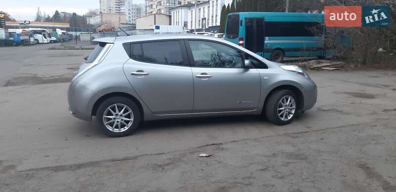 Хетчбек Nissan Leaf 2015 в Луцьку