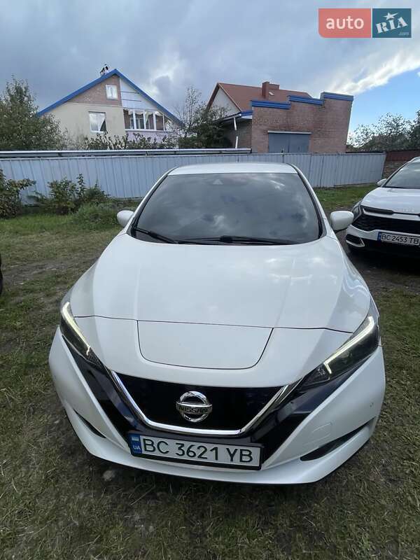 Хэтчбек Nissan Leaf 2018 в Львове