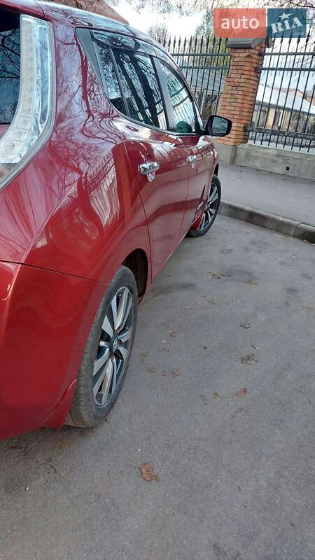 Хэтчбек Nissan Leaf 2015 в Фастове