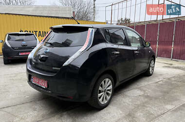 Хетчбек Nissan Leaf 2013 в Умані
