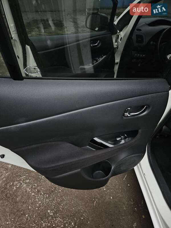 Хетчбек Nissan Leaf 2013 в Тернополі