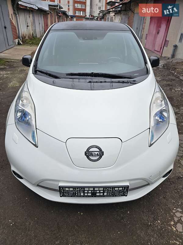 Хетчбек Nissan Leaf 2013 в Тернополі