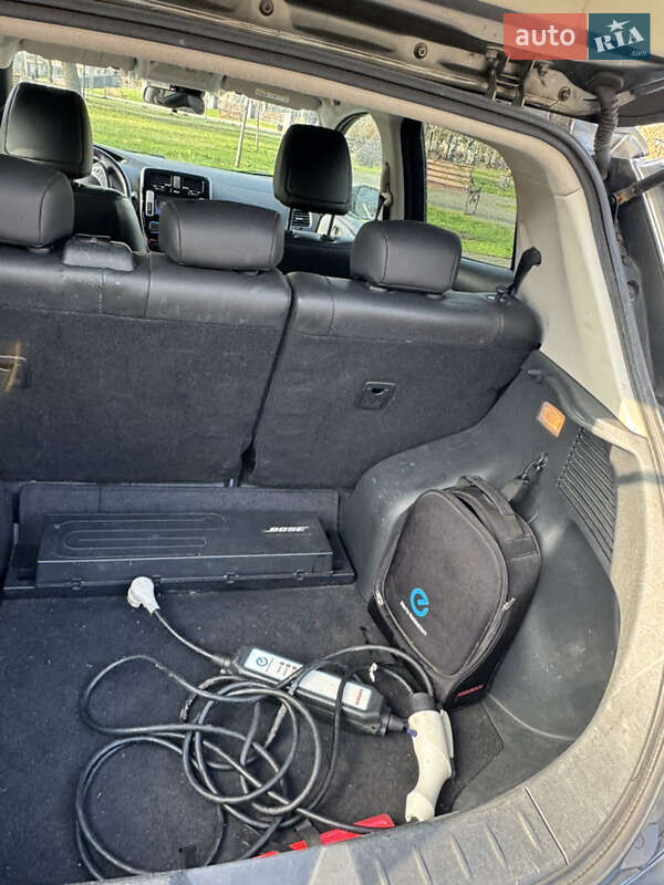 Хэтчбек Nissan Leaf 2017 в Николаеве