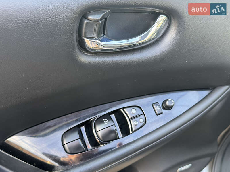 Хэтчбек Nissan Leaf 2017 в Николаеве