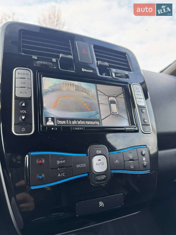 Хэтчбек Nissan Leaf 2017 в Николаеве