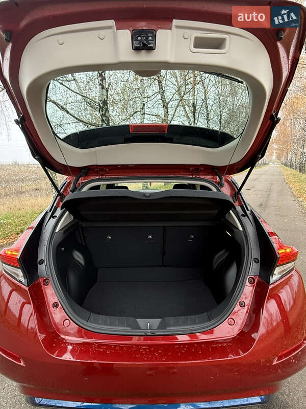 Хэтчбек Nissan Leaf 2020 в Переяславе