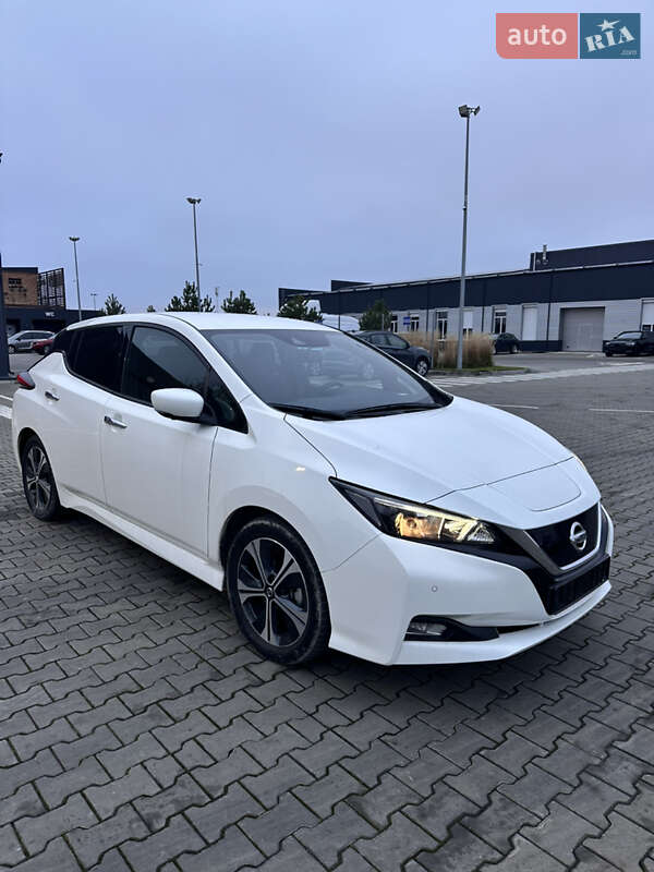Хэтчбек Nissan Leaf 2020 в Староконстантинове